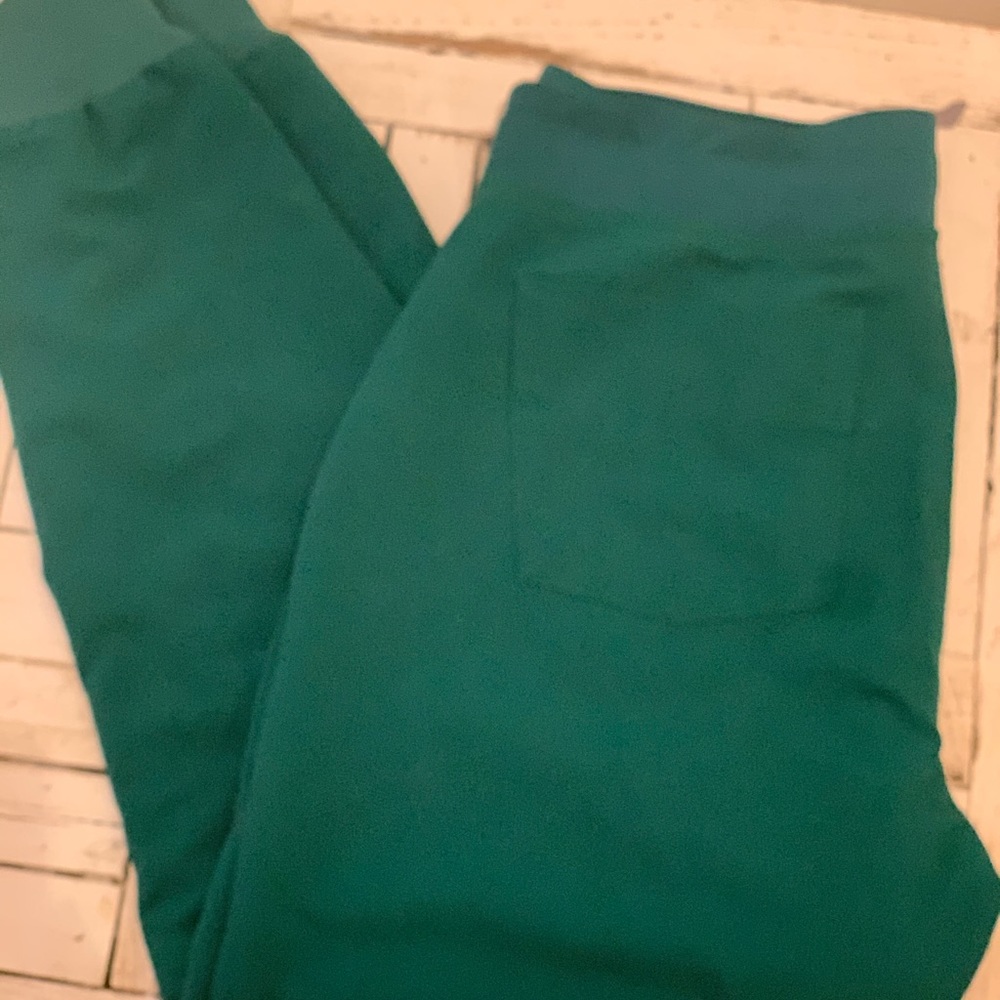 Figs Zamora Small-P Hunter Green